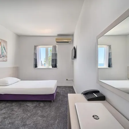 Aqua - Guest & Kastela 3*