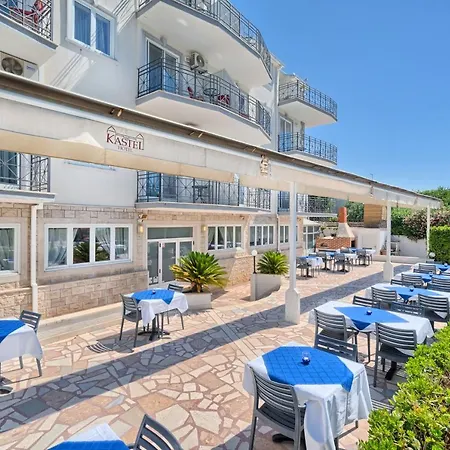 Aqua - Guest & 3* Kaštela