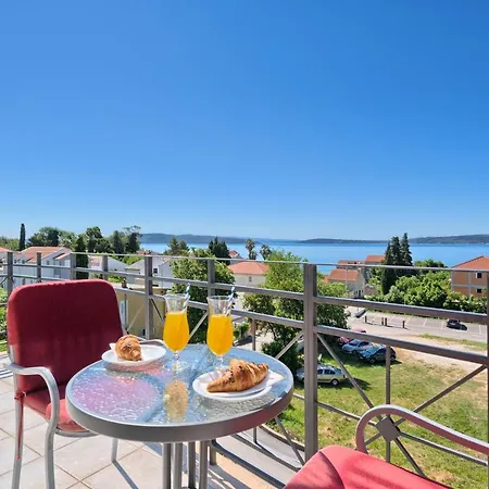 Aqua - Guest & Hotel 3*