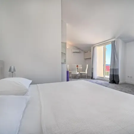 Hotel Aqua - Guest &