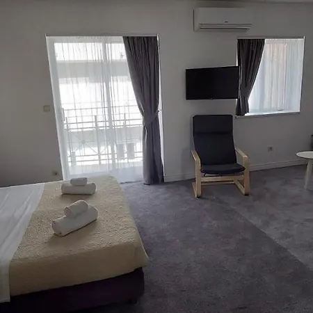 Aqua - Guest & Hotel 3*