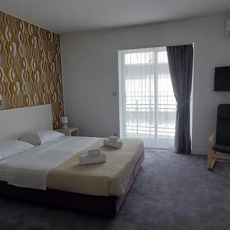 Aqua - Guest & Hotel Kaštela