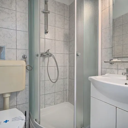 Aqua - Guest & Hotel 3*