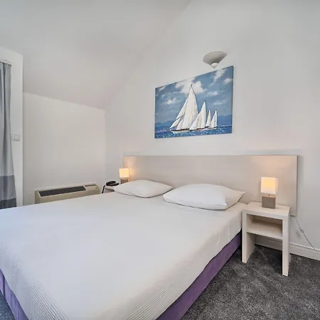 Aqua - Guest & Hotel Kaštela