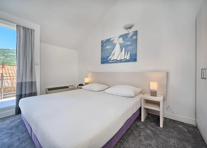 Aqua - Guest & 3* Kaštela